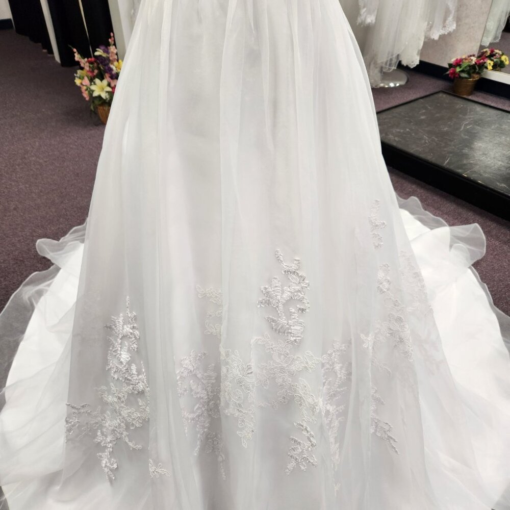 Mary's Bridal 6220 White Size 6 Bridal Gown/WeddingDress - Picture 3 of 9